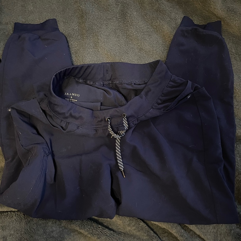 Men’s scrubs large